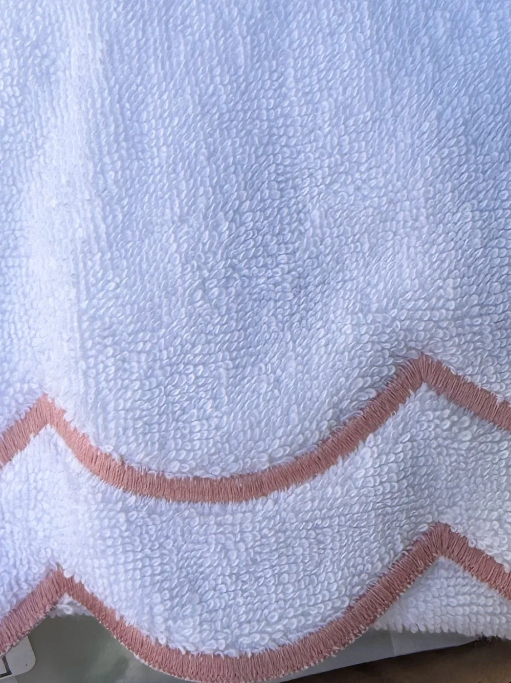 PERI HOME NWT Peri Home Scallop Hand Towel -blush